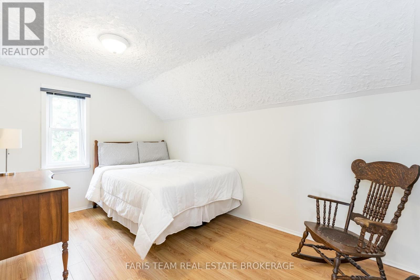 Photo 12 of 83 Hummingbird Hill Road, Oromedonte ON