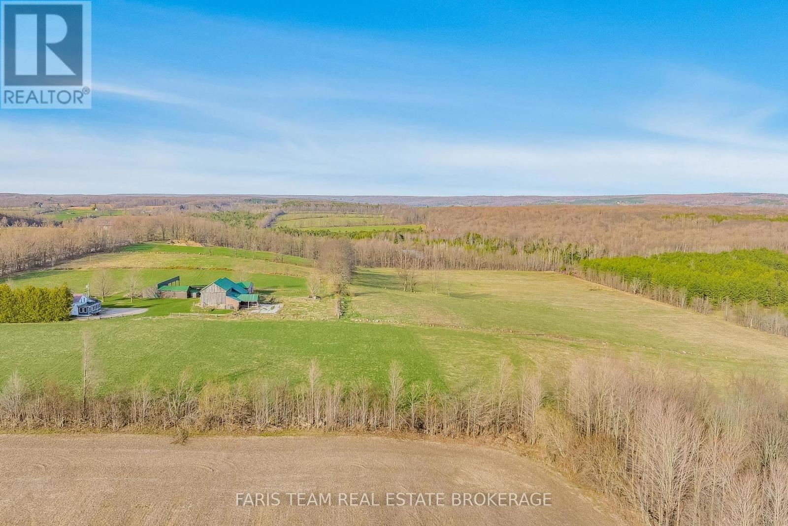 Photo 21 of 83 Hummingbird Hill Road, Oromedonte ON