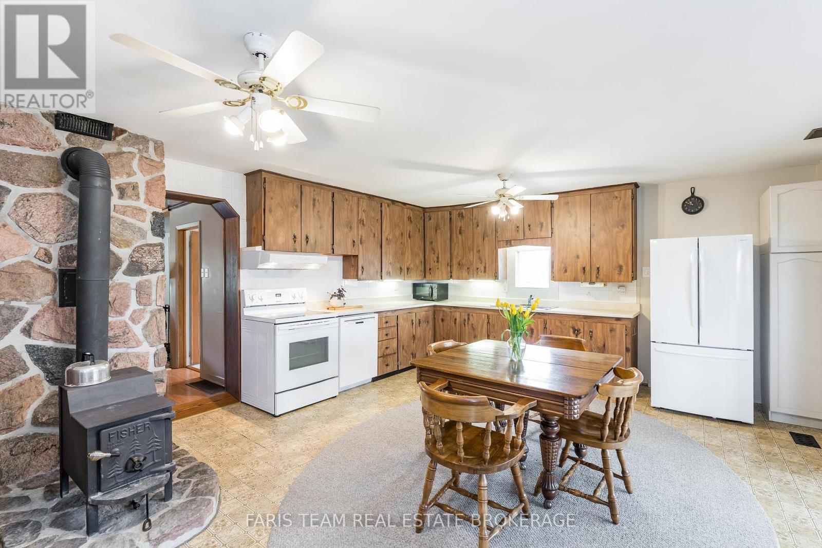 Photo 20 of 83 Hummingbird Hill Road, Oromedonte ON
