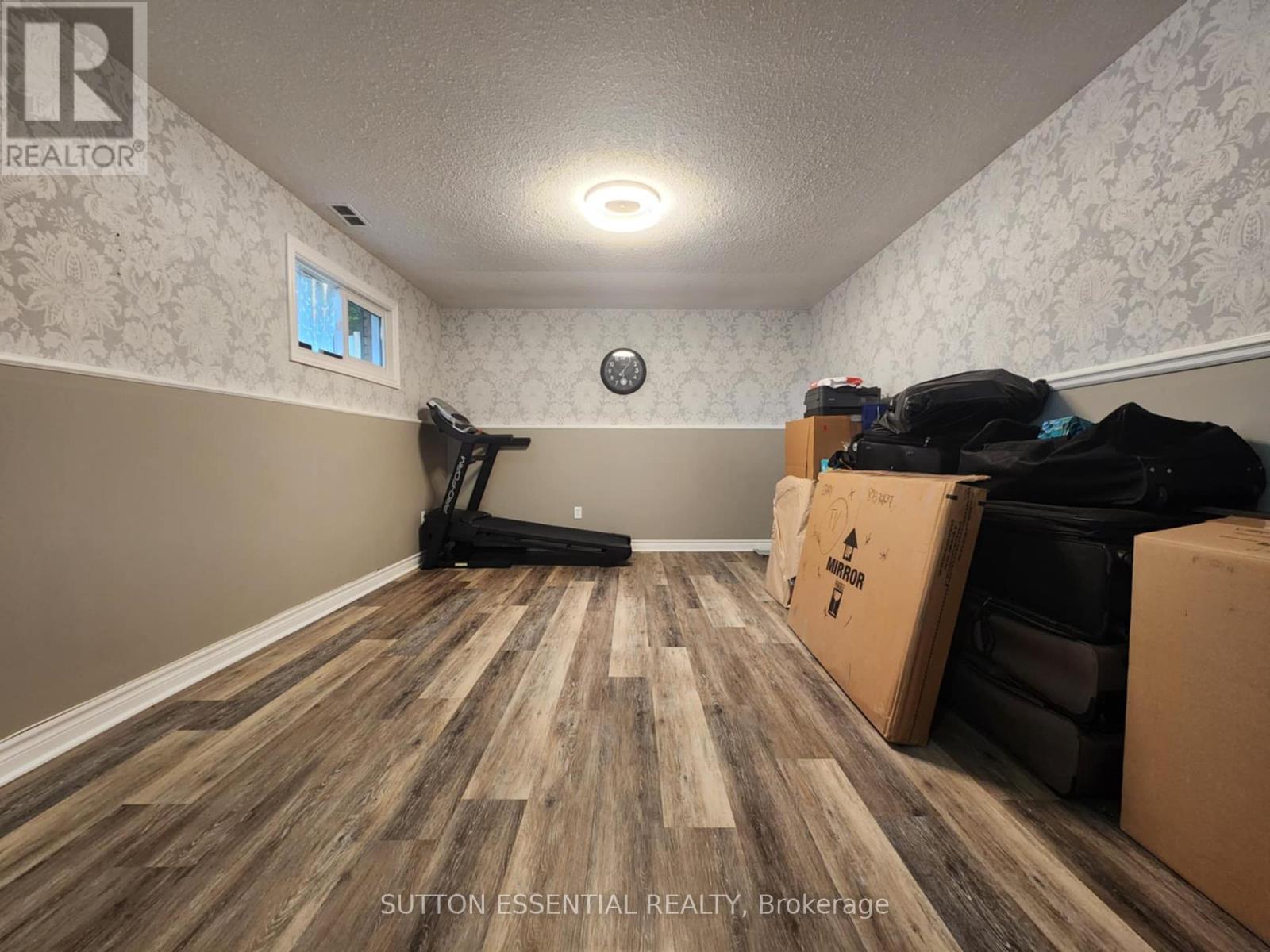 Photo 16 of 1266 Brockmount Place, Brockville ON