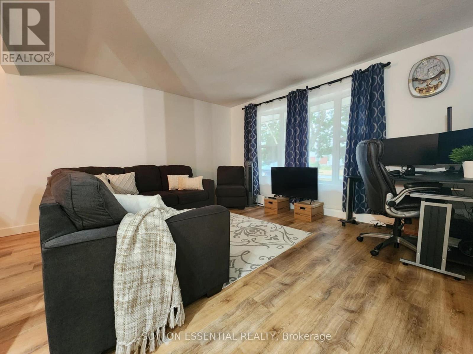 Photo 31 of 1266 Brockmount Place, Brockville ON