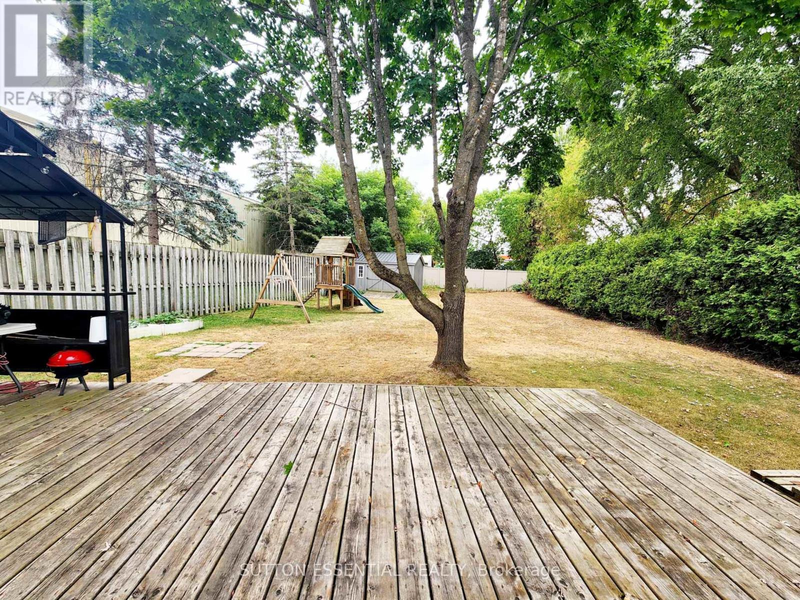 Photo 11 of 1266 Brockmount Place, Brockville ON
