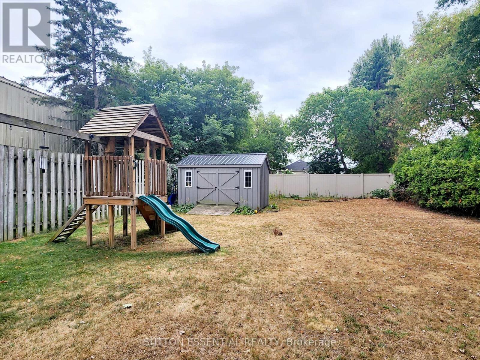 Photo 33 of 1266 Brockmount Place, Brockville ON