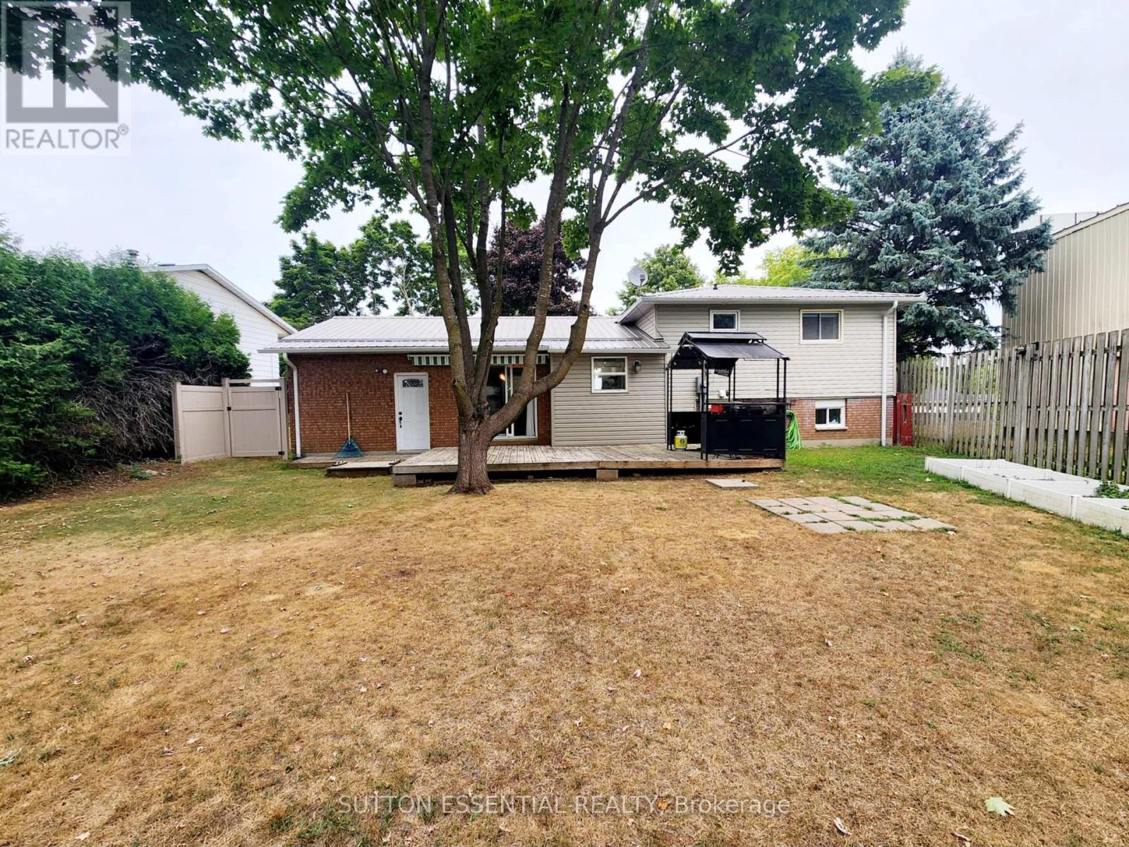 Photo 15 of 1266 Brockmount Place, Brockville ON