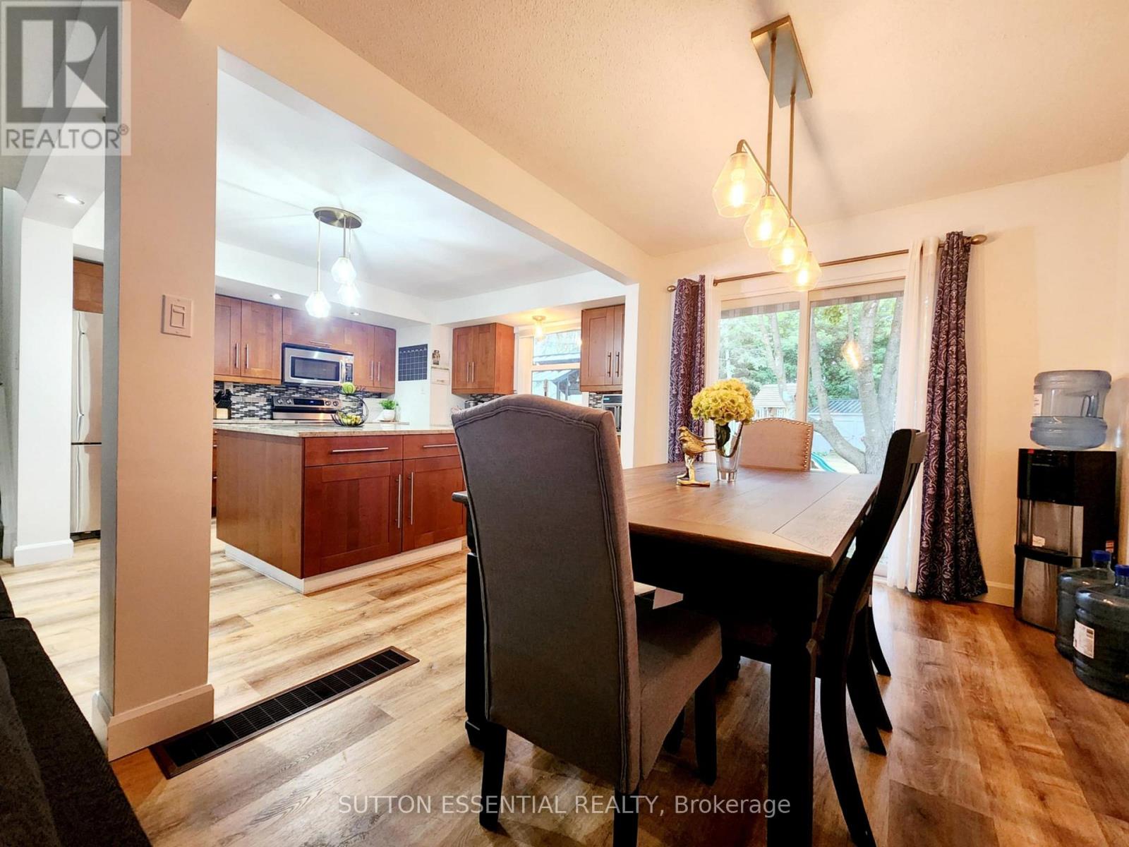 Photo 14 of 1266 Brockmount Place, Brockville ON