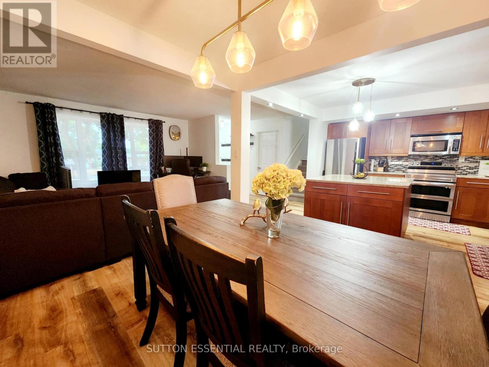 Photo 6 of 1266 Brockmount Place, Brockville ON