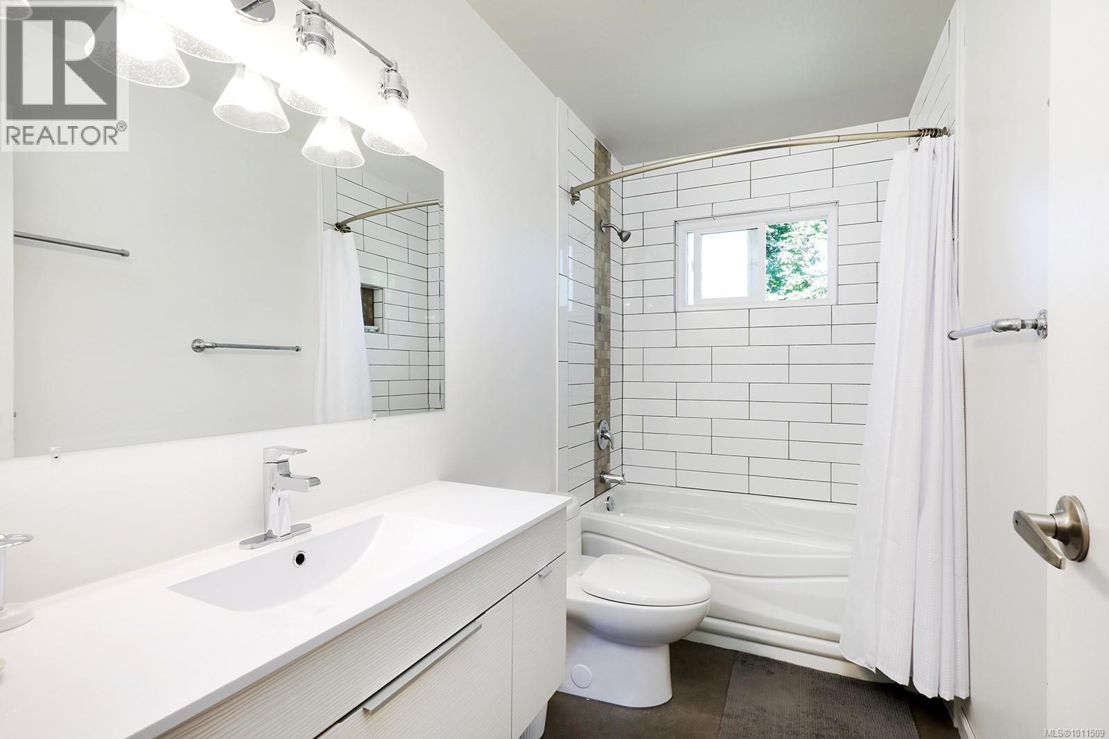 527 Pritchard Rd, Comox