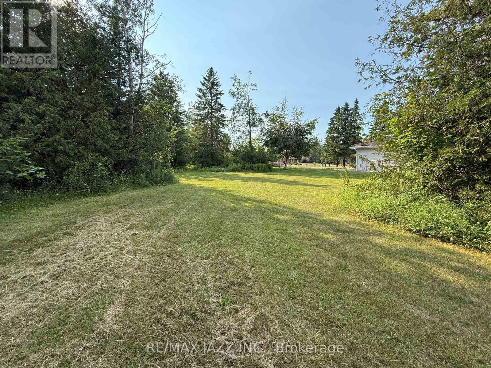 Photo 8 of 90 92 Pinewood Boulevard, Kawartha Lakes ON