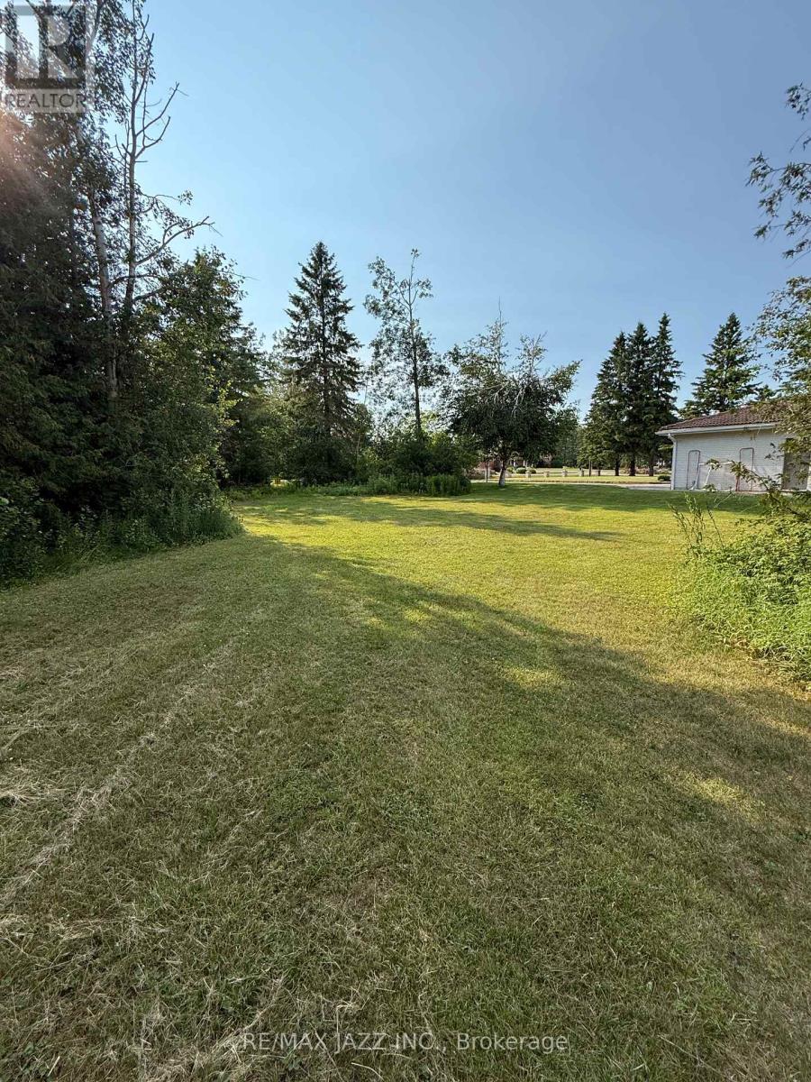 Photo 12 of 90 92 Pinewood Boulevard, Kawartha Lakes ON
