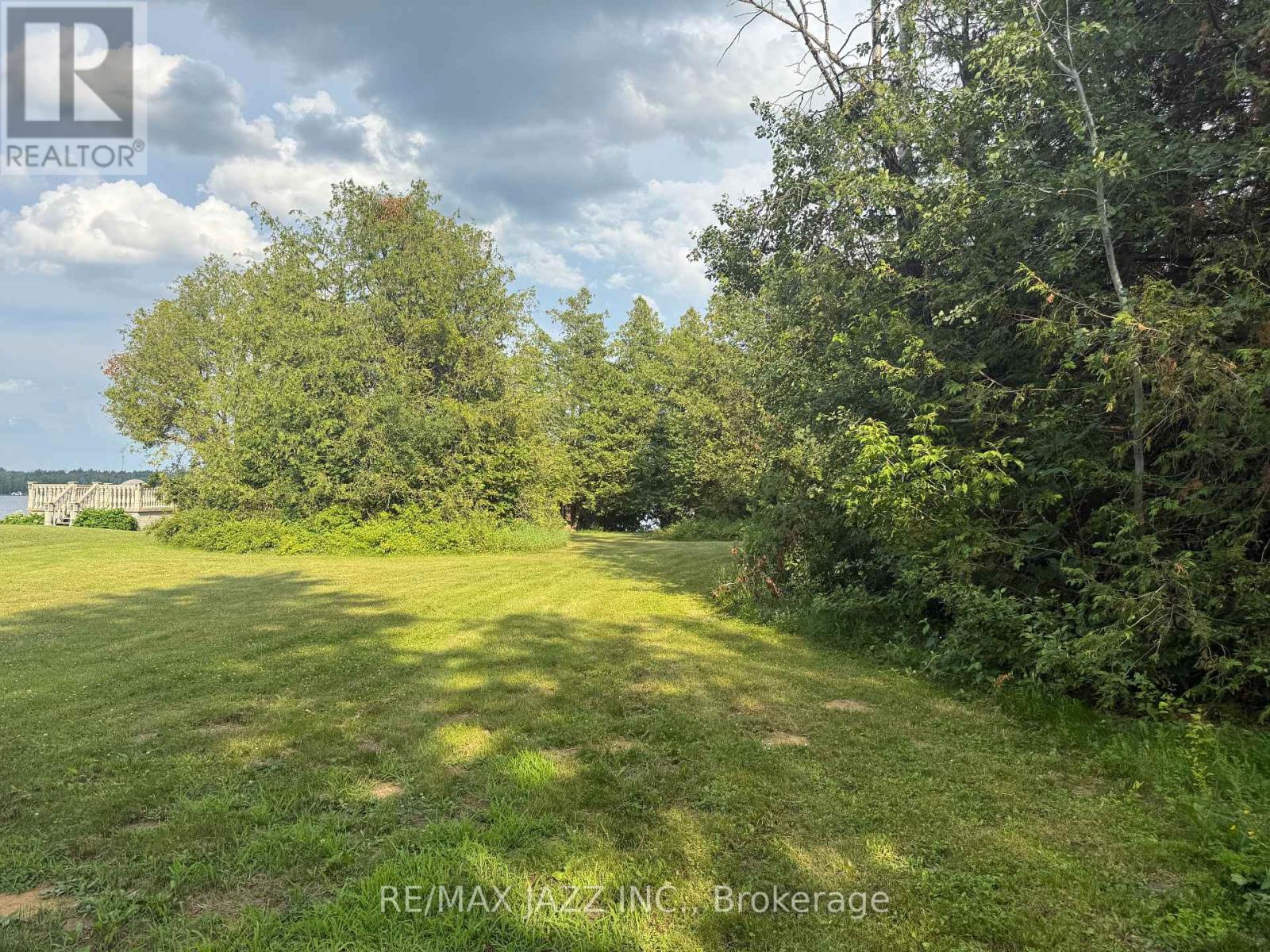 Photo 5 of 90 92 Pinewood Boulevard, Kawartha Lakes ON