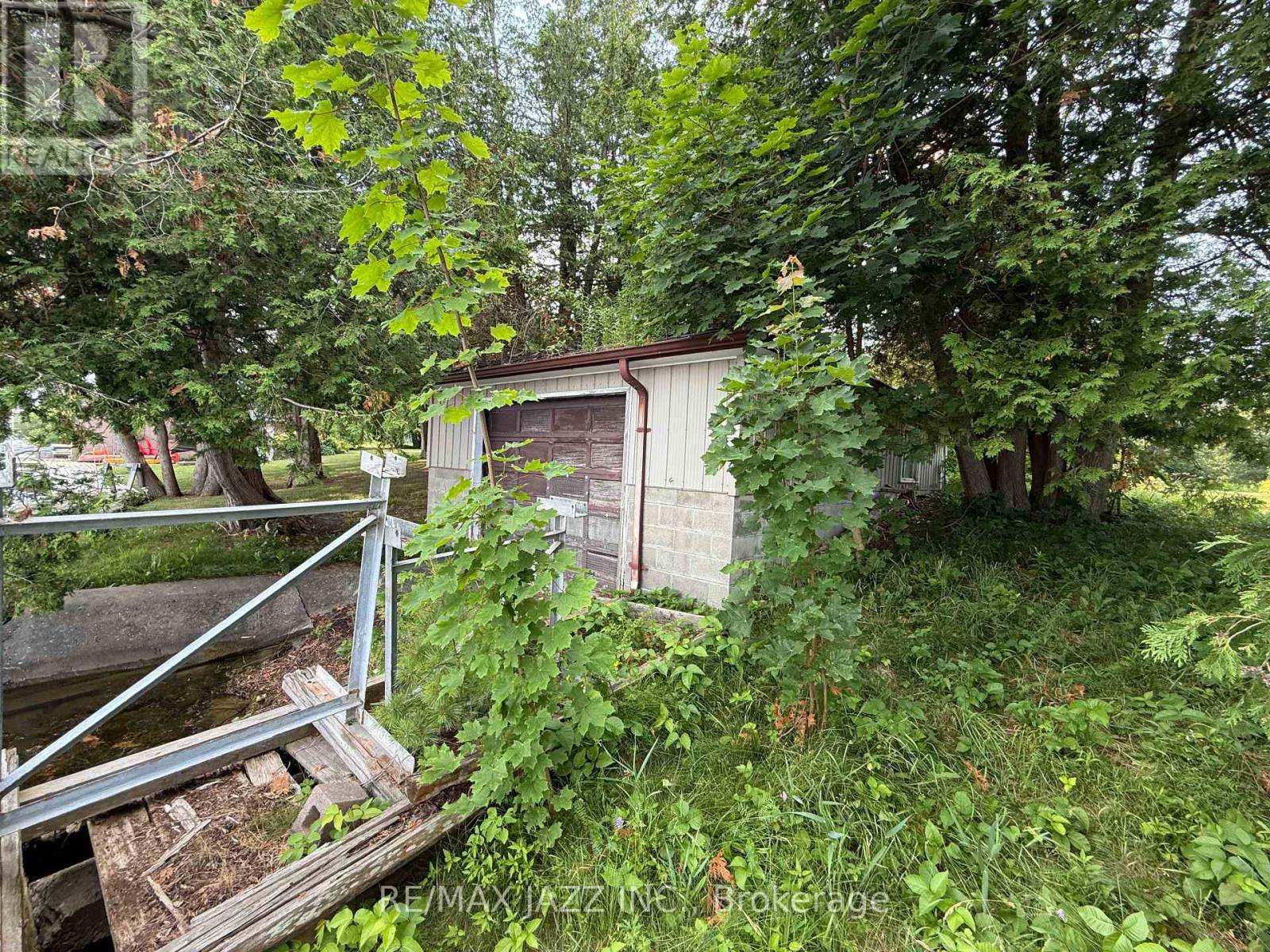 Photo 14 of 90 92 Pinewood Boulevard, Kawartha Lakes ON