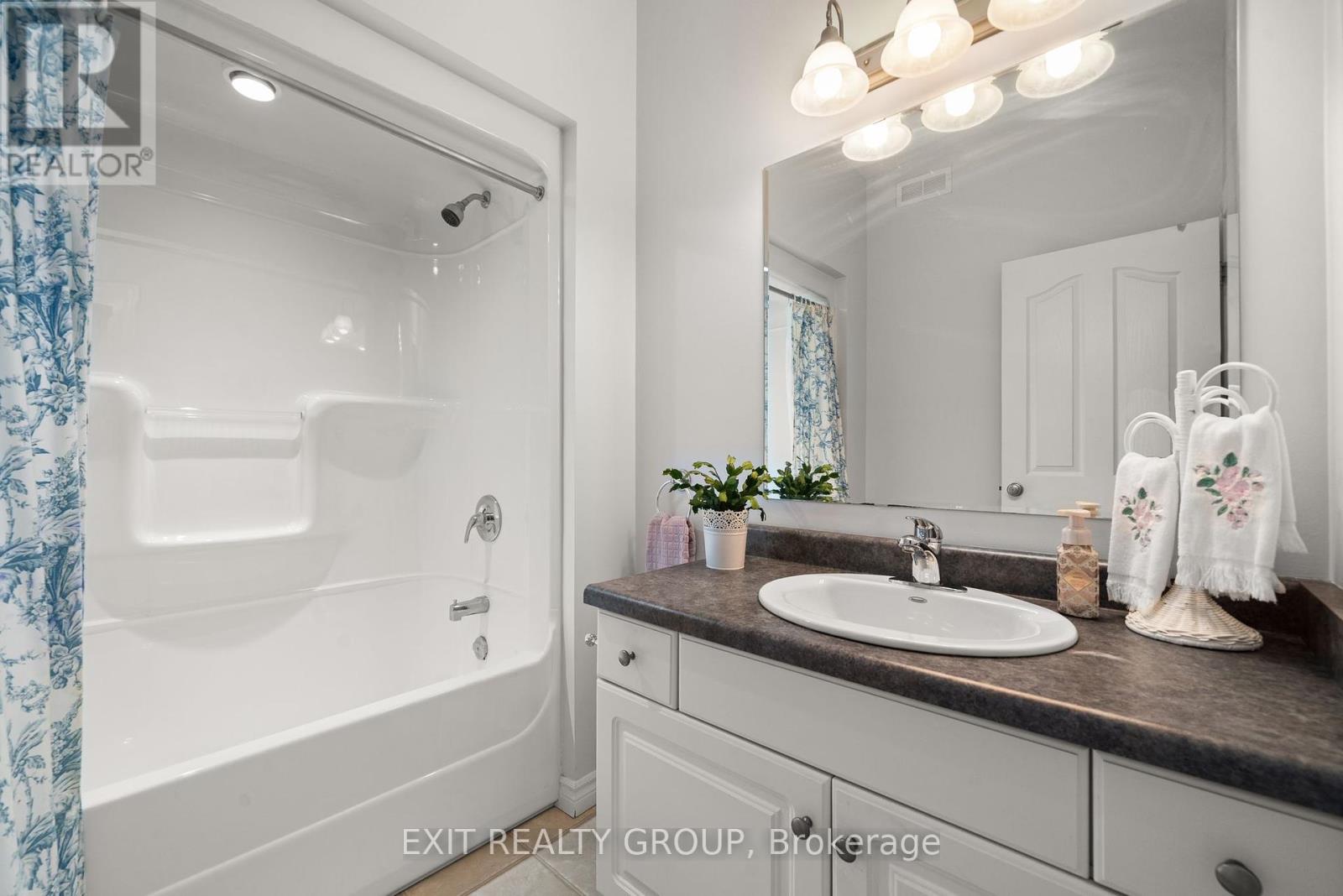 Photo 29 of 38 Aletha Drive, Prince Edward County ON