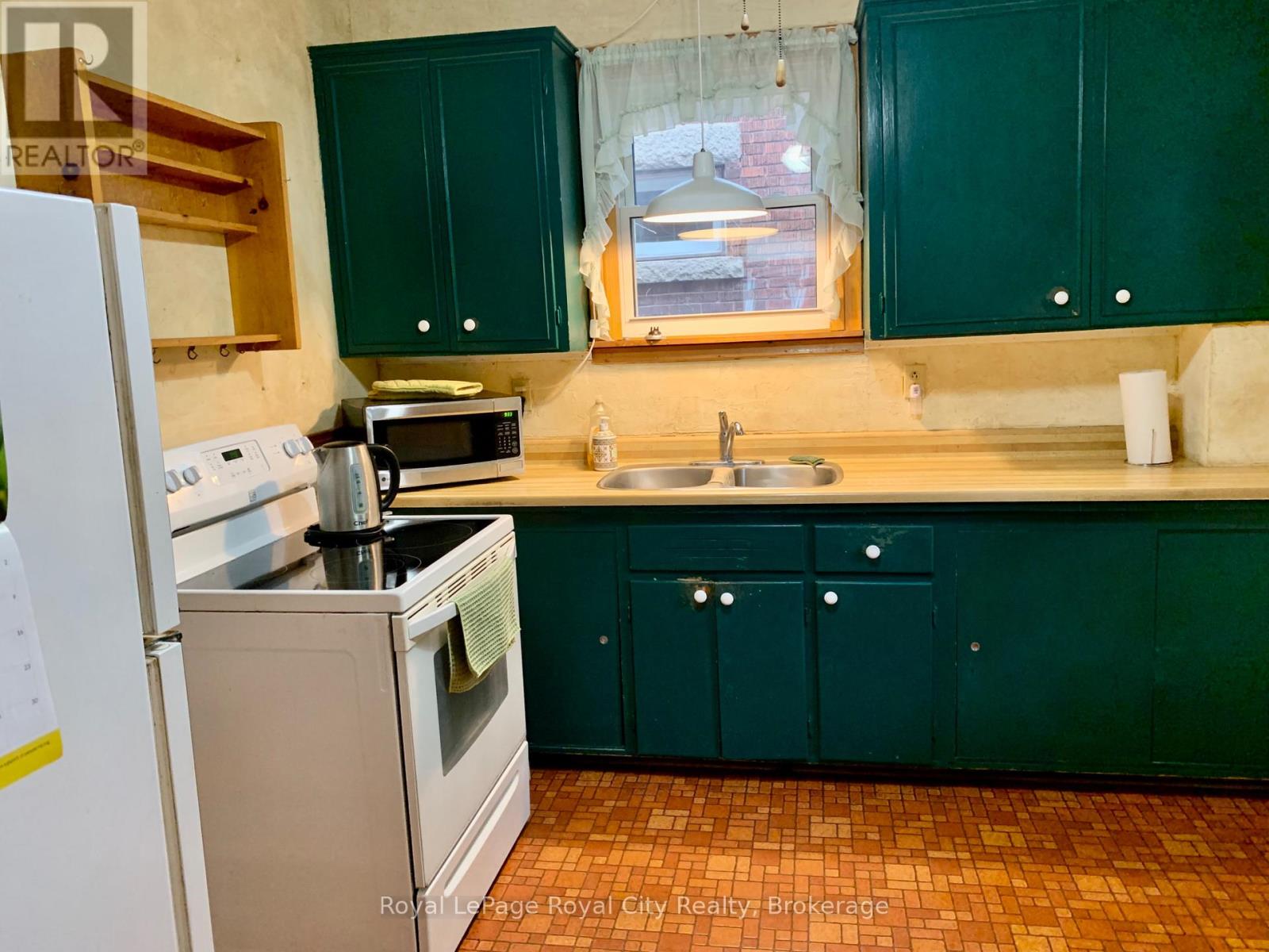Photo 4 of 68 Robinson Avenue, Guelph ON