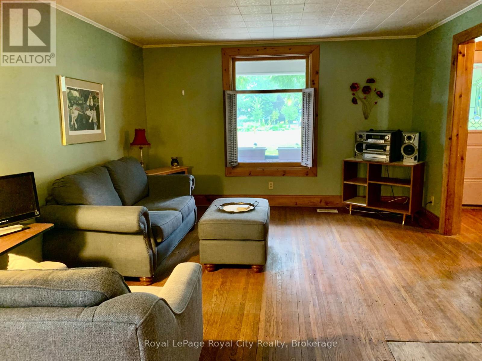 Photo 6 of 68 Robinson Avenue, Guelph ON