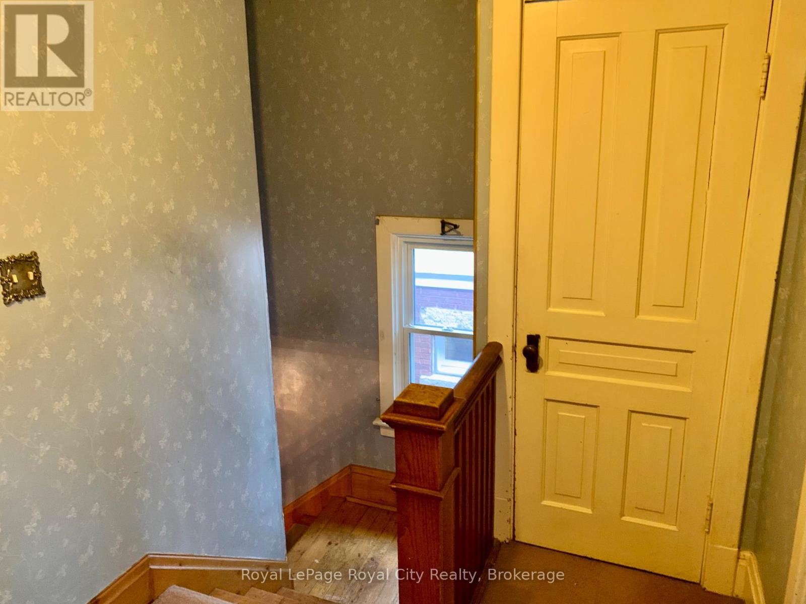 Photo 9 of 68 Robinson Avenue, Guelph ON