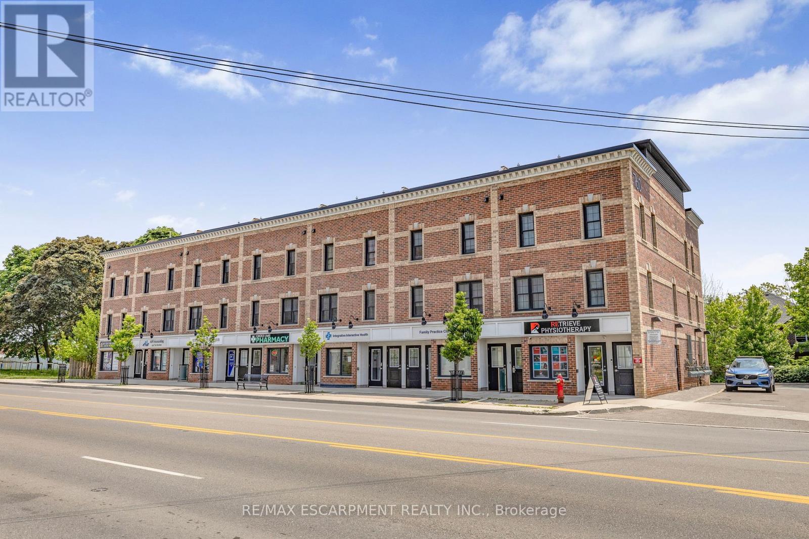 Photo 16 of 206 760 Lakeshore Road E, Mississauga ON