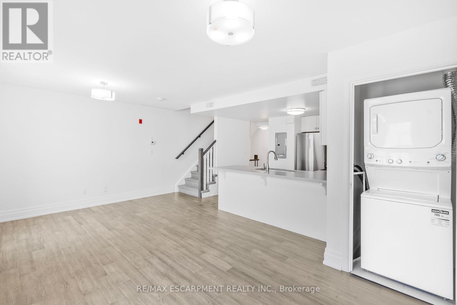 Photo 21 of 206 760 Lakeshore Road E, Mississauga ON