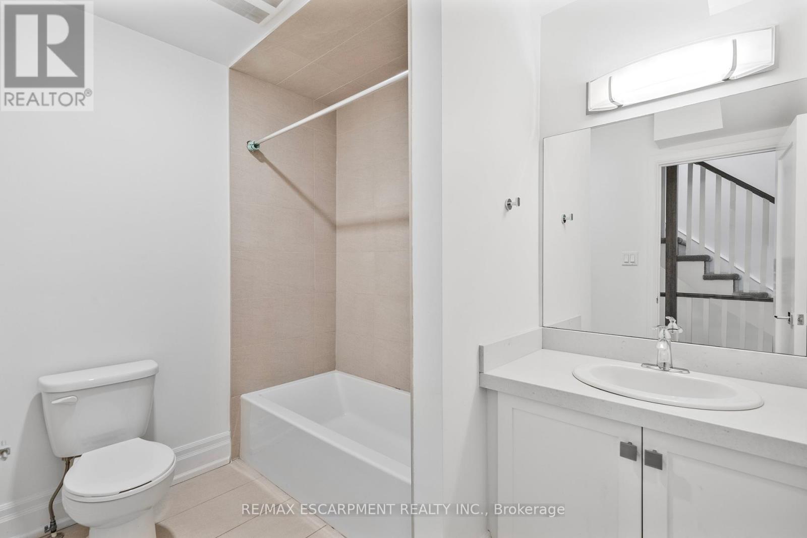 Photo 13 of 206 760 Lakeshore Road E, Mississauga ON