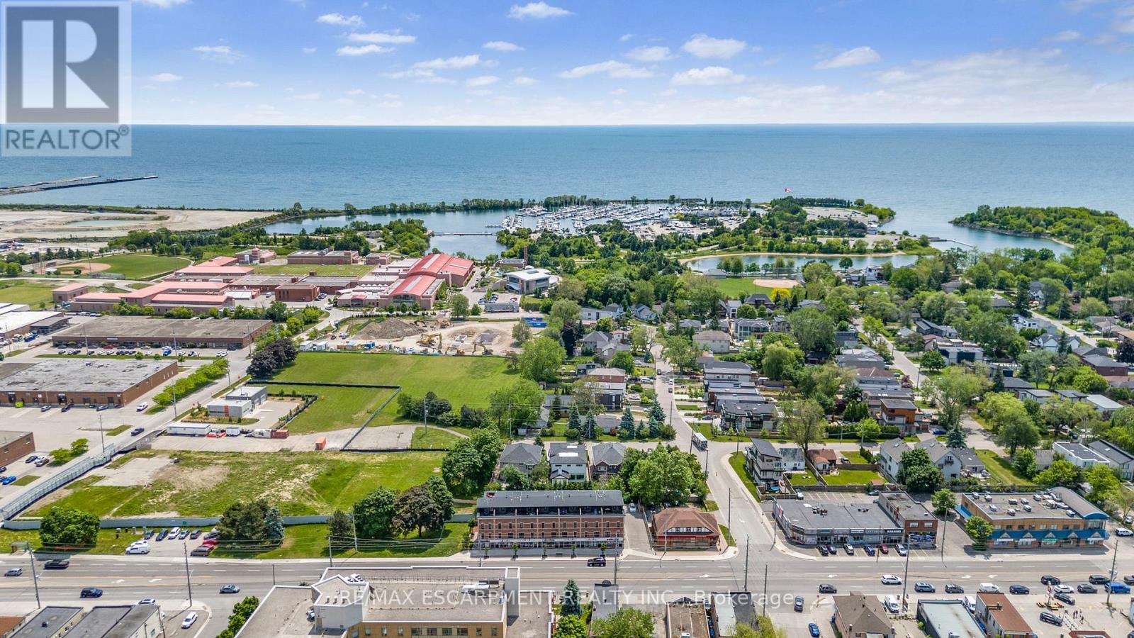 Photo 8 of 206 760 Lakeshore Road E, Mississauga ON