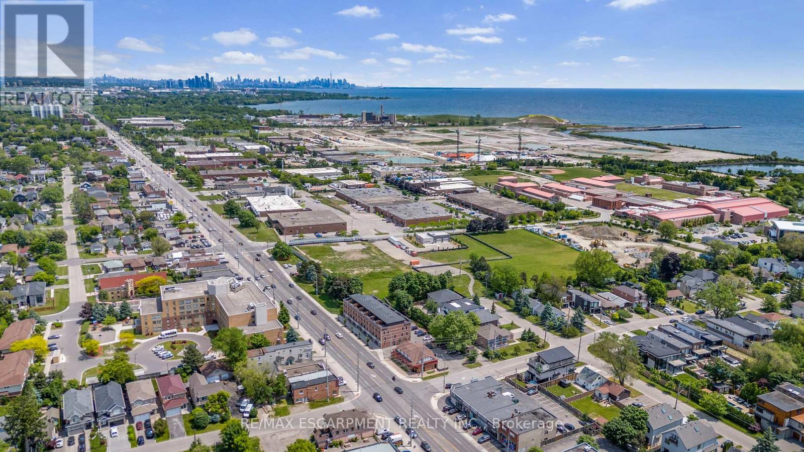 Photo 24 of 206 760 Lakeshore Road E, Mississauga ON