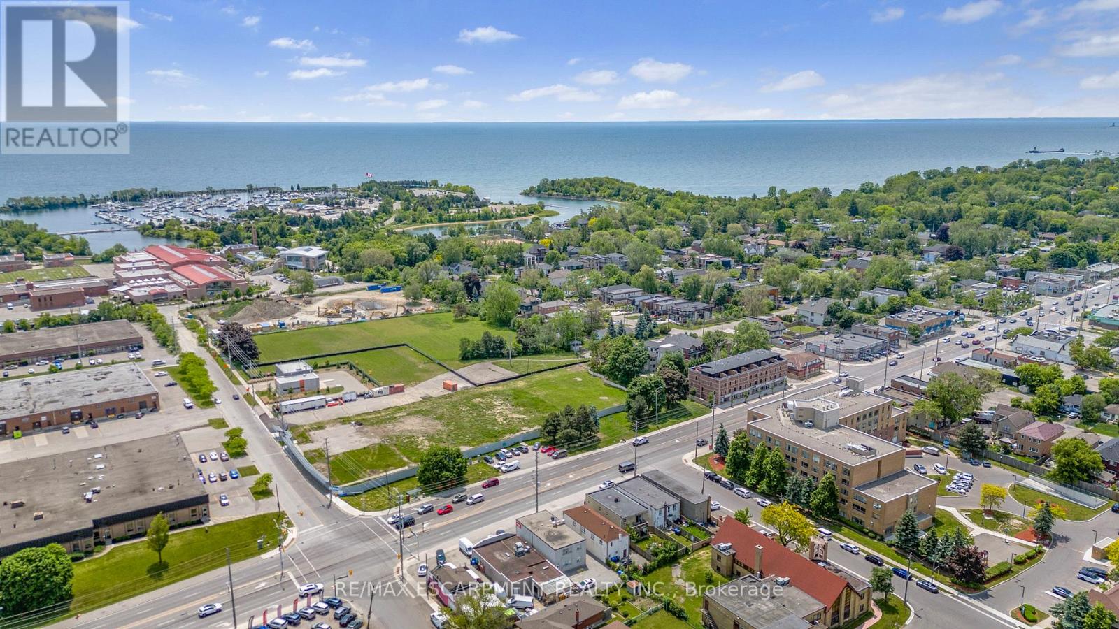 Photo 9 of 206 760 Lakeshore Road E, Mississauga ON