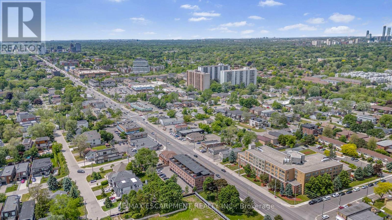 Photo 5 of 206 760 Lakeshore Road E, Mississauga ON
