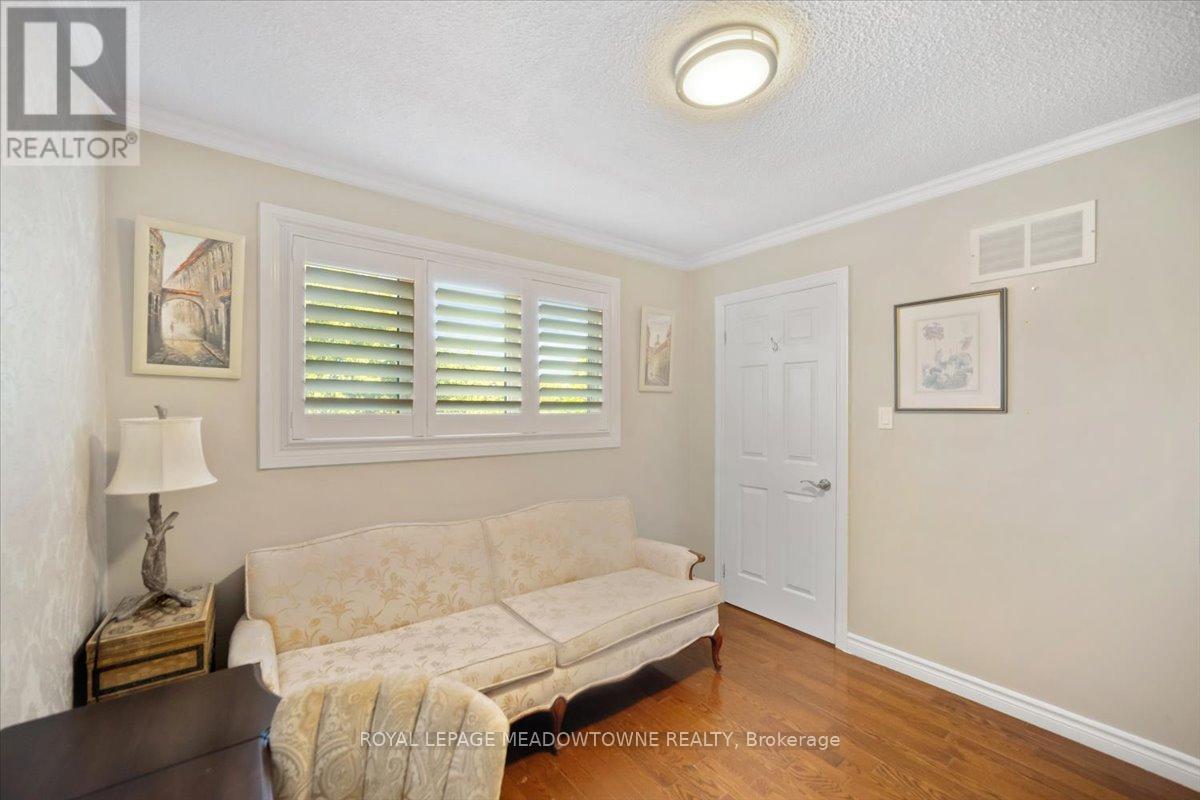 Photo 19 of 836 Greycedar Crescent, Mississauga ON