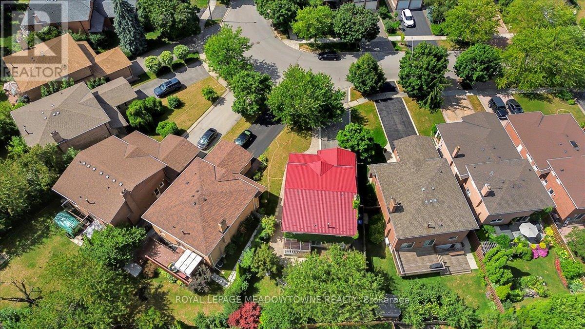 Photo 29 of 836 Greycedar Crescent, Mississauga ON