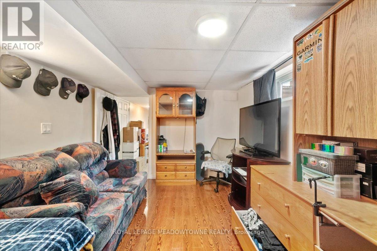 Photo 37 of 836 Greycedar Crescent, Mississauga ON