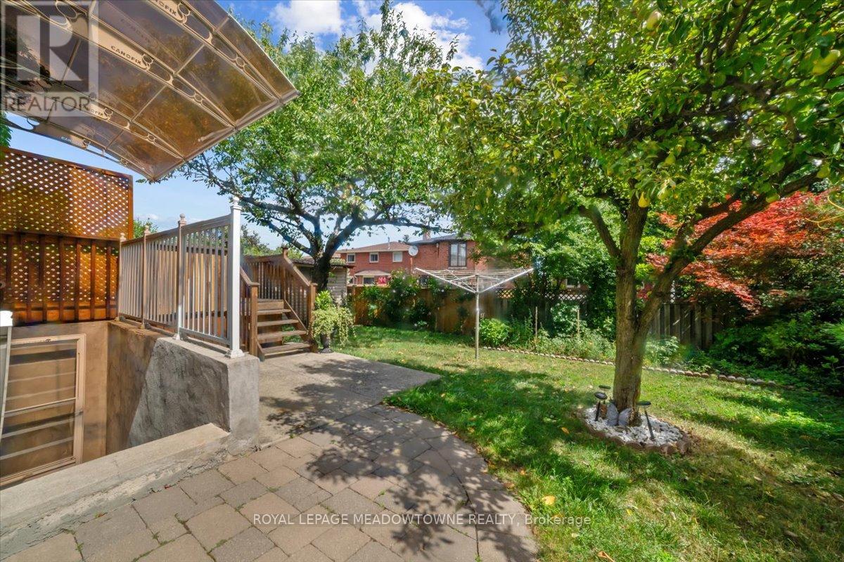 Photo 41 of 836 Greycedar Crescent, Mississauga ON