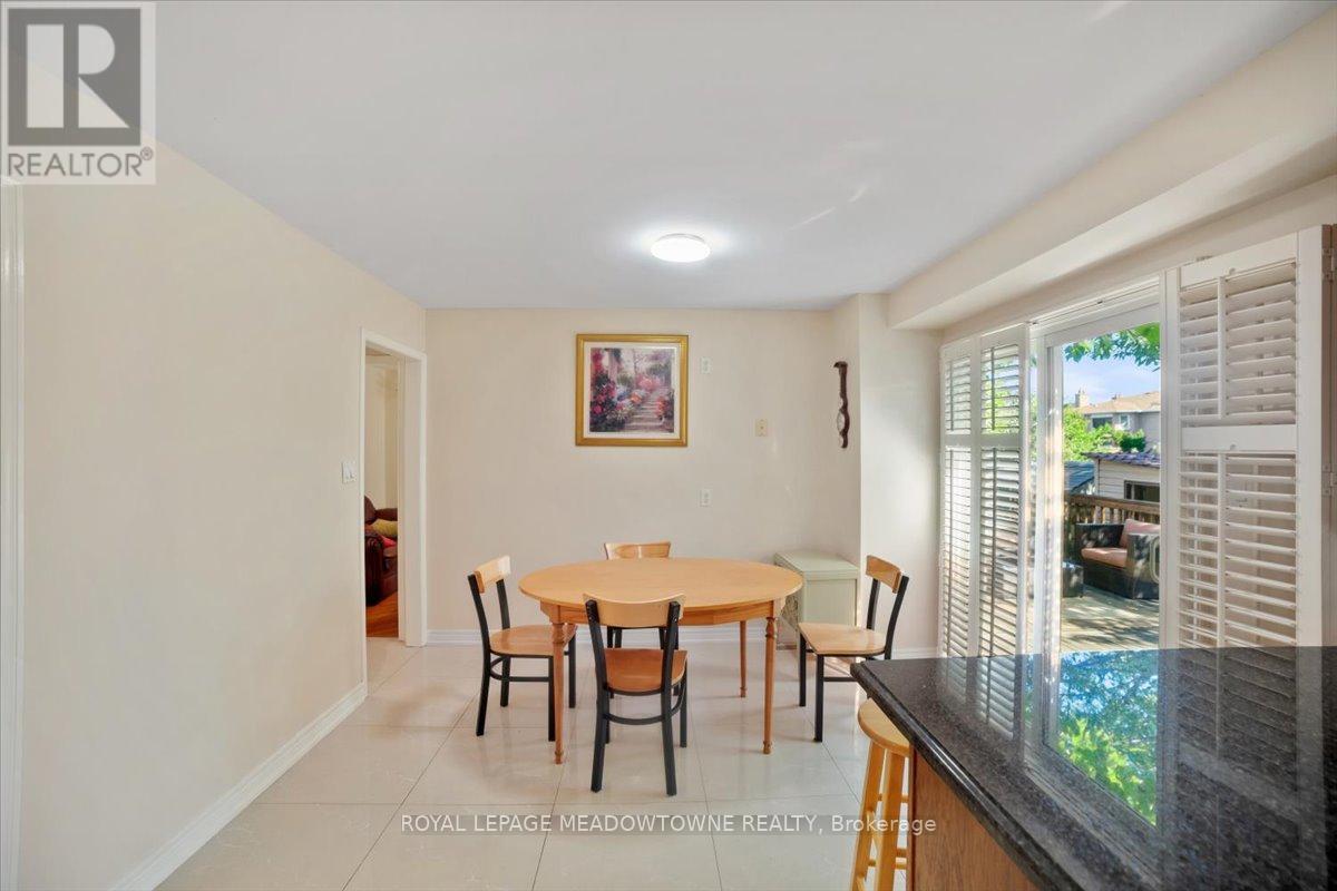 Photo 9 of 836 Greycedar Crescent, Mississauga ON