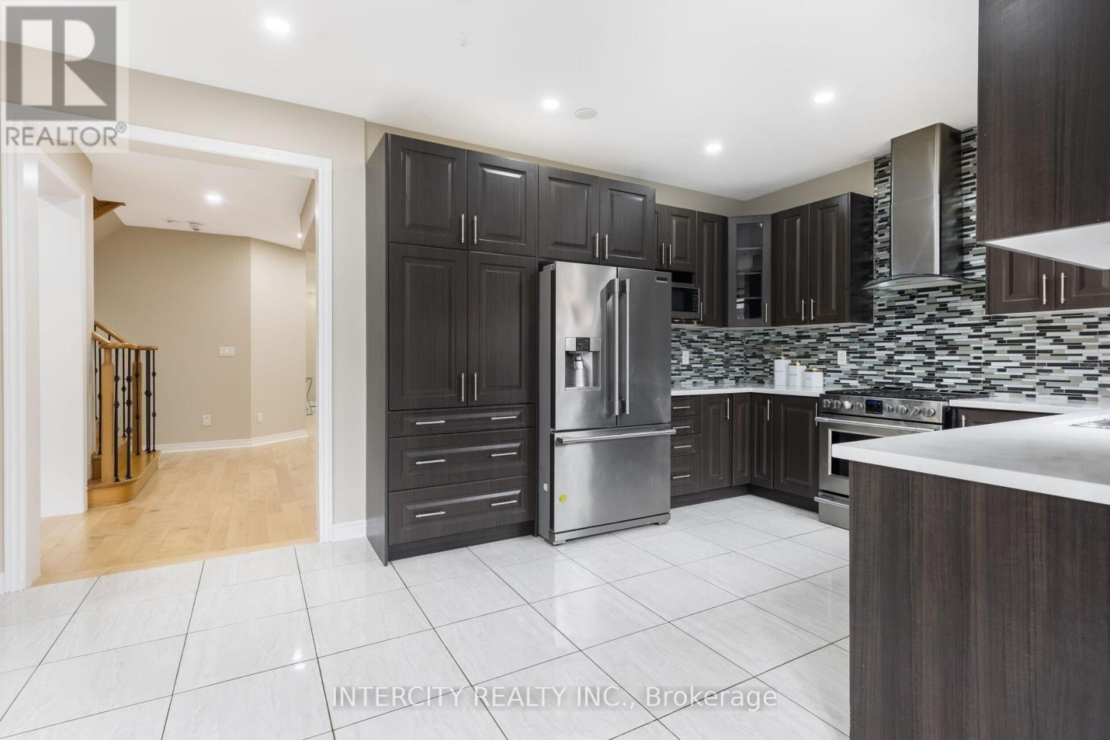 Photo 17 of 20 Russell Creek Drive, Brampton ON