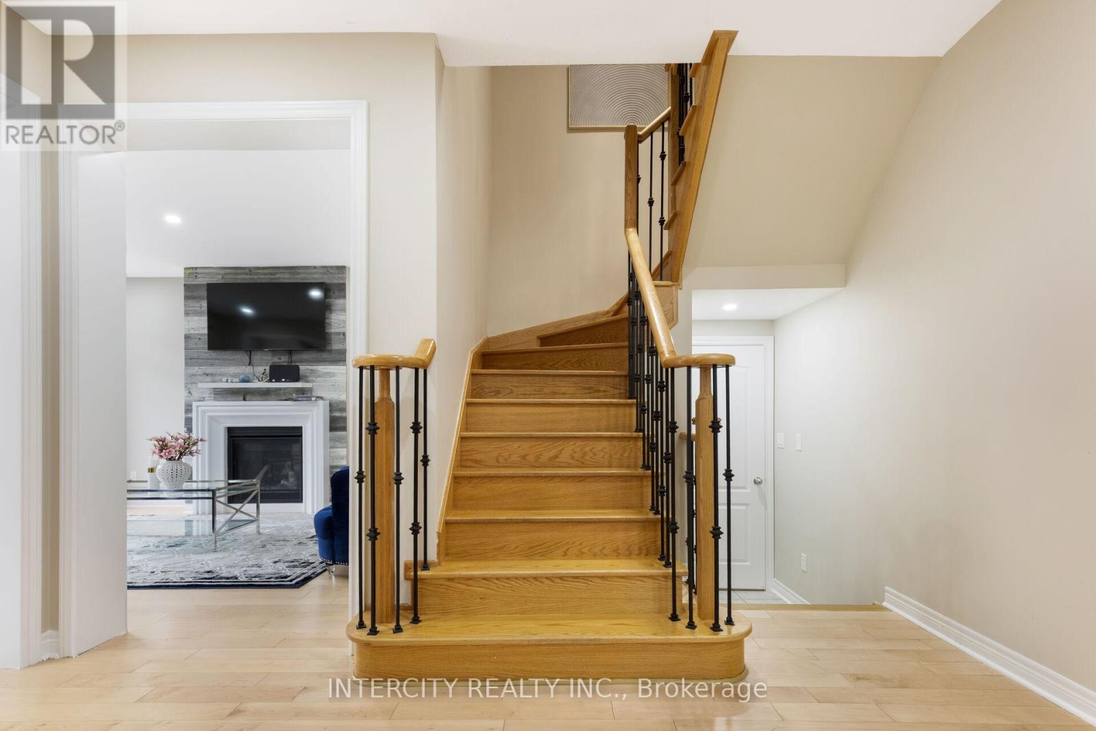 Photo 23 of 20 Russell Creek Drive, Brampton ON