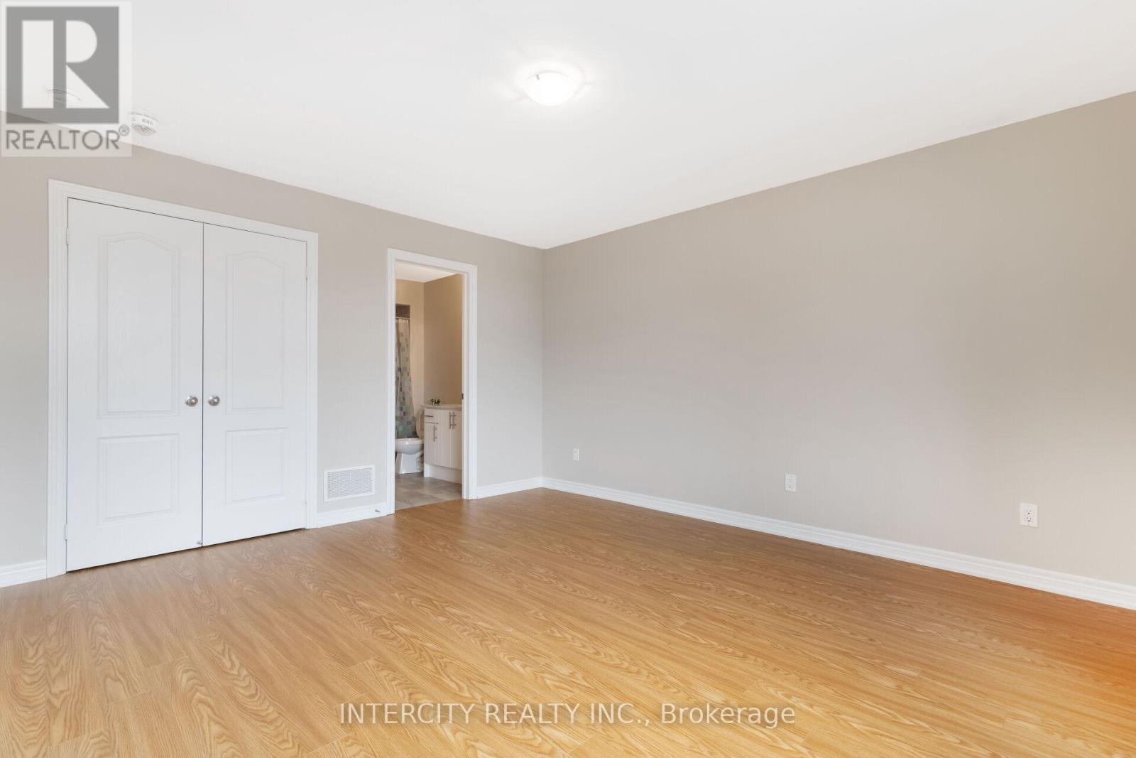 Photo 34 of 20 Russell Creek Drive, Brampton ON