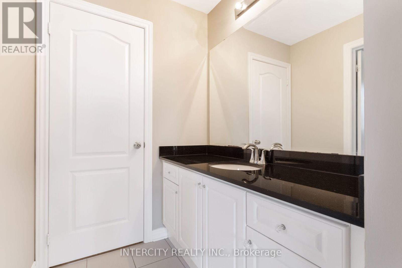 Photo 39 of 20 Russell Creek Drive, Brampton ON