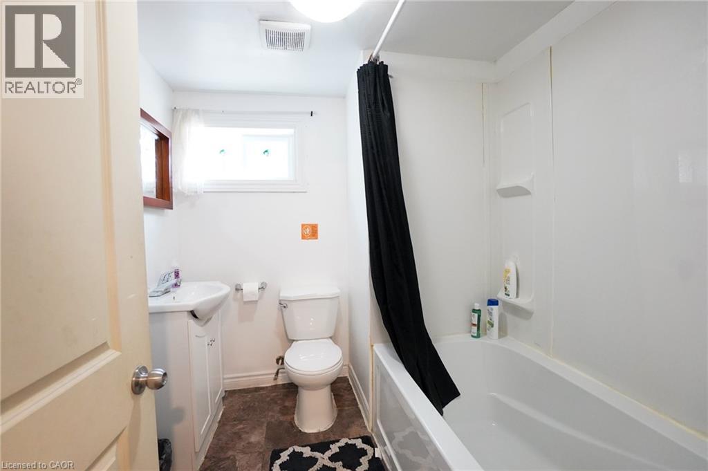 Photo 13 of 29 Cameo Avenue, Hamilton ON