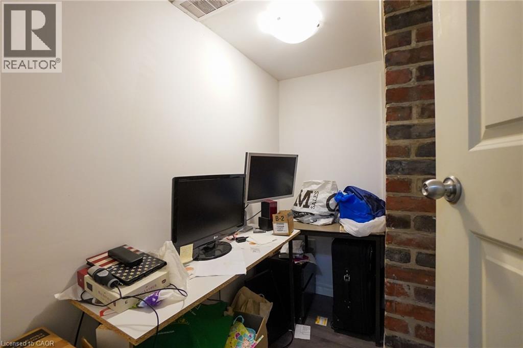 Photo 10 of 29 Cameo Avenue, Hamilton ON