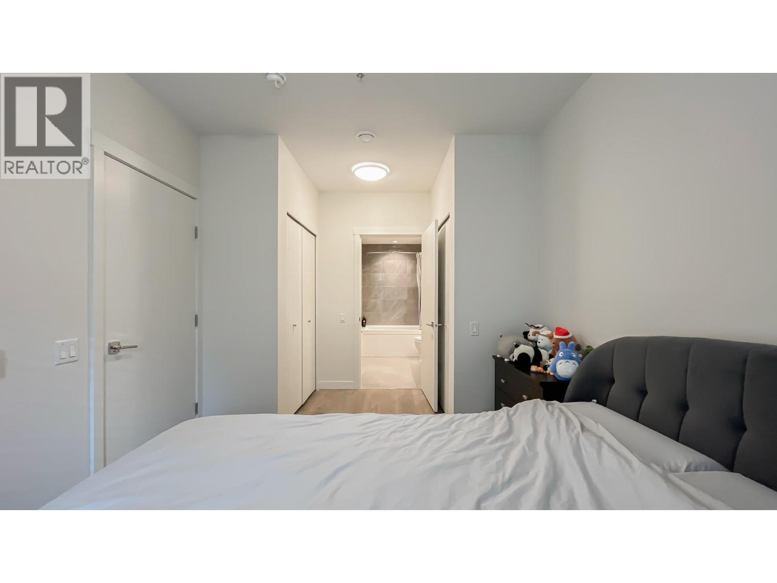 Photo 10 of 104 707 Como Lake Avenue, Coquitlam BC