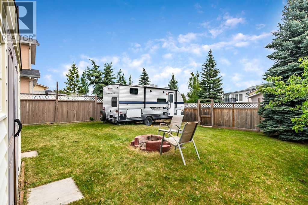 Photo 9 of 141 Shawfield Way Sw, Calgary AB