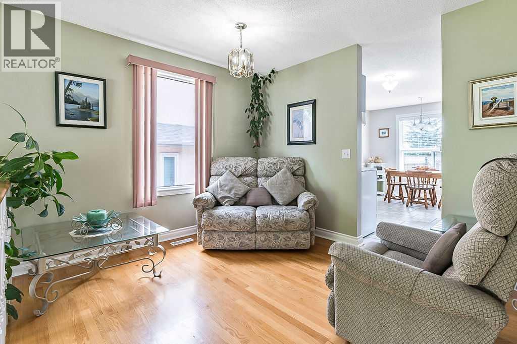 Photo 13 of 141 Shawfield Way Sw, Calgary AB