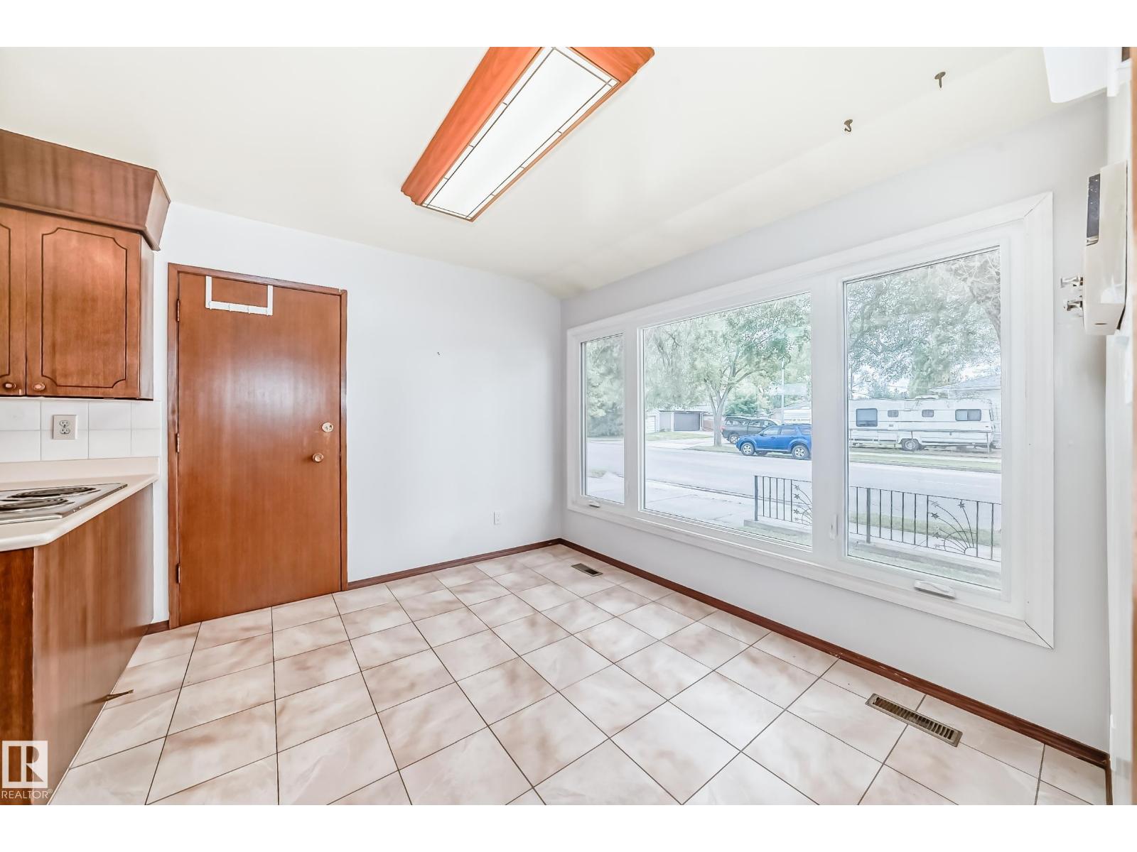 Photo 23 of 13316 129 Av S Nw, Edmonton AB