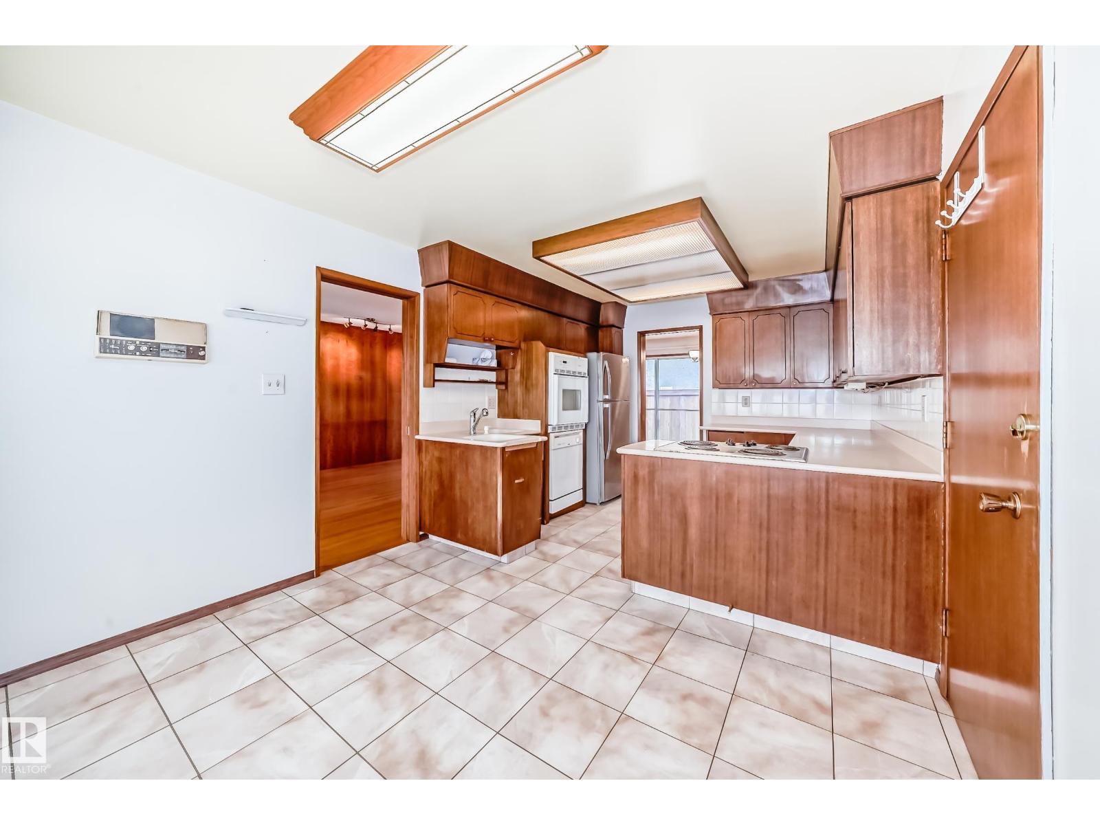 Photo 37 of 13316 129 Av S Nw, Edmonton AB