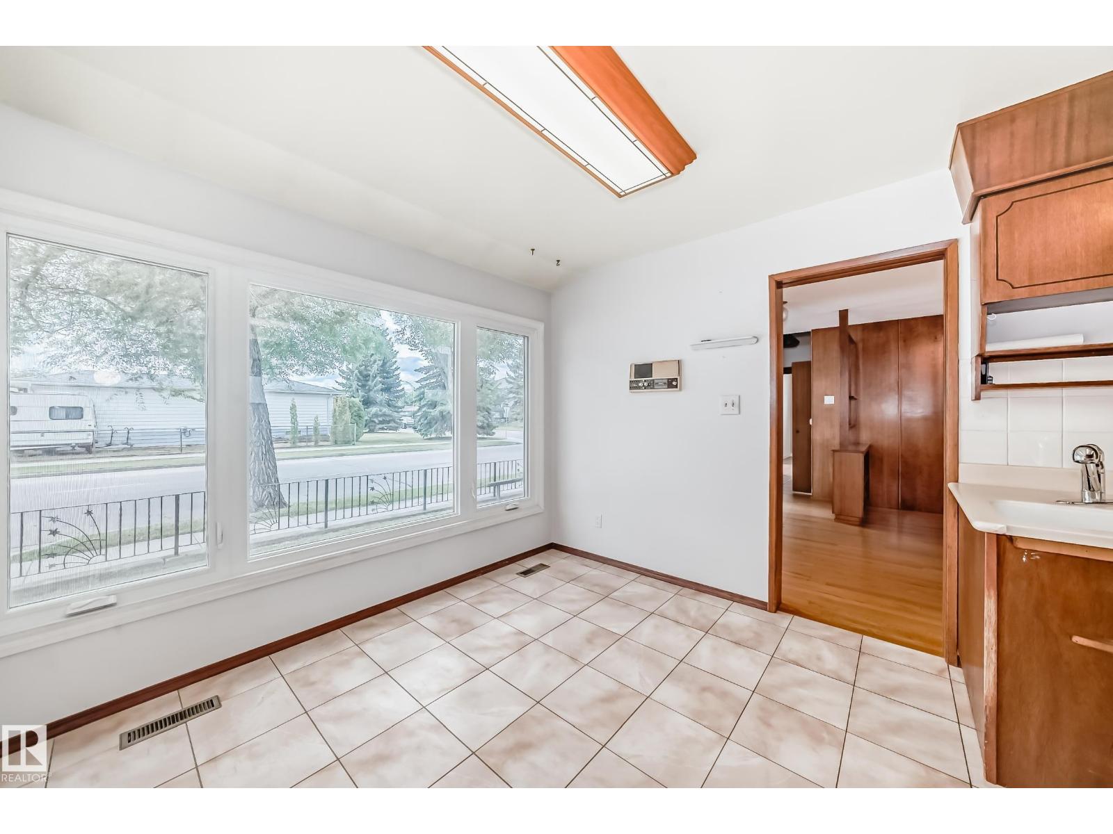 Photo 21 of 13316 129 Av S Nw, Edmonton AB