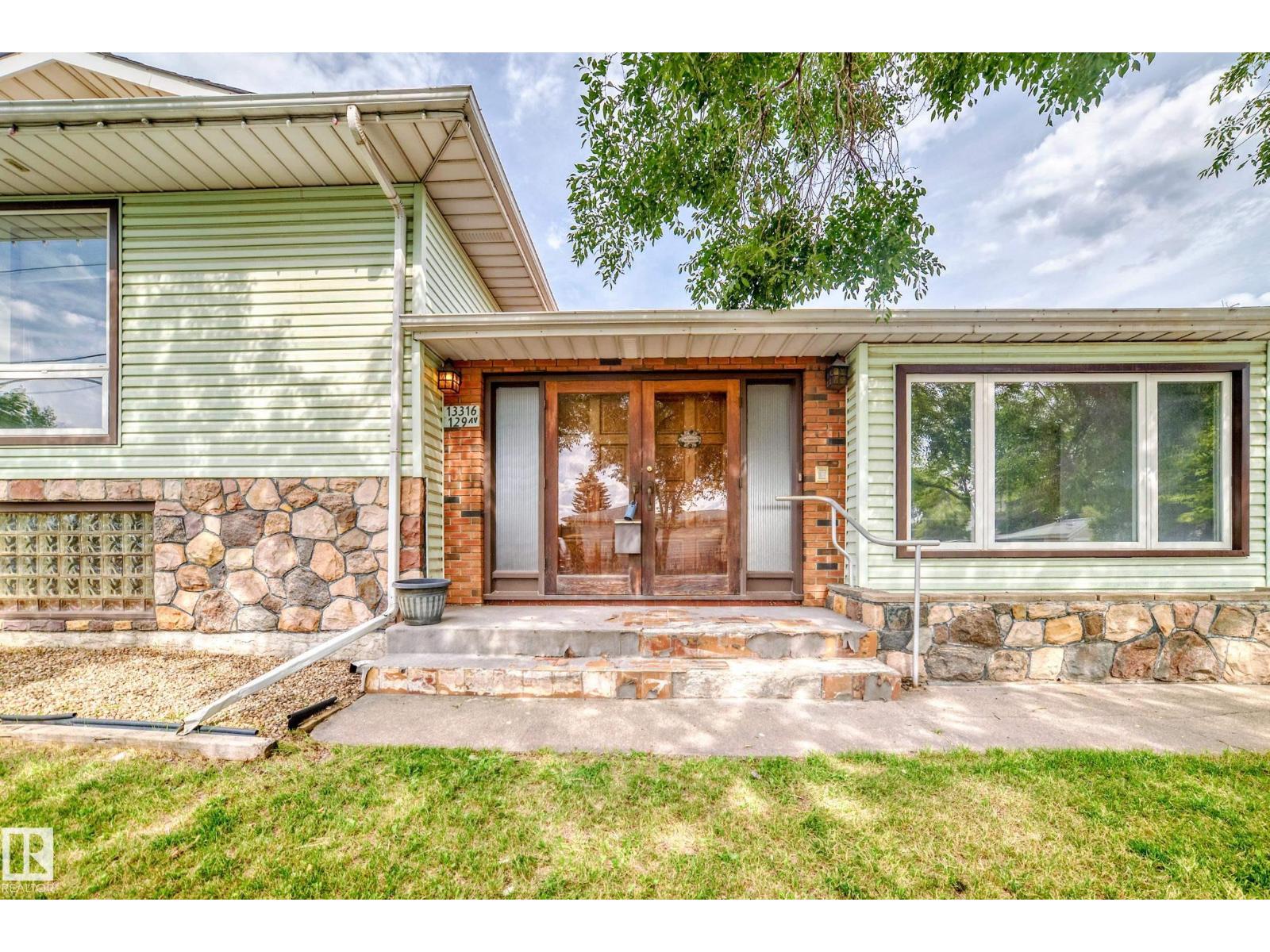 Photo 52 of 13316 129 Av S Nw, Edmonton AB