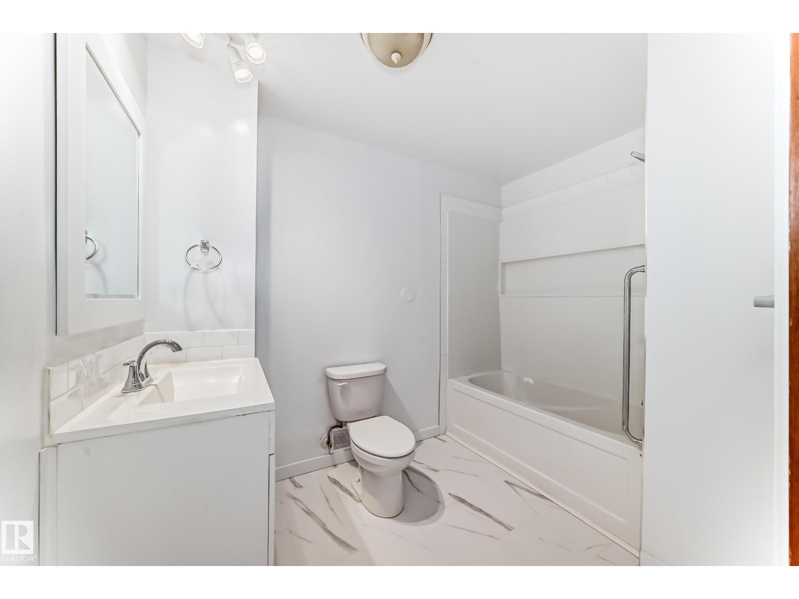 Photo 6 of 13316 129 Av S Nw, Edmonton AB