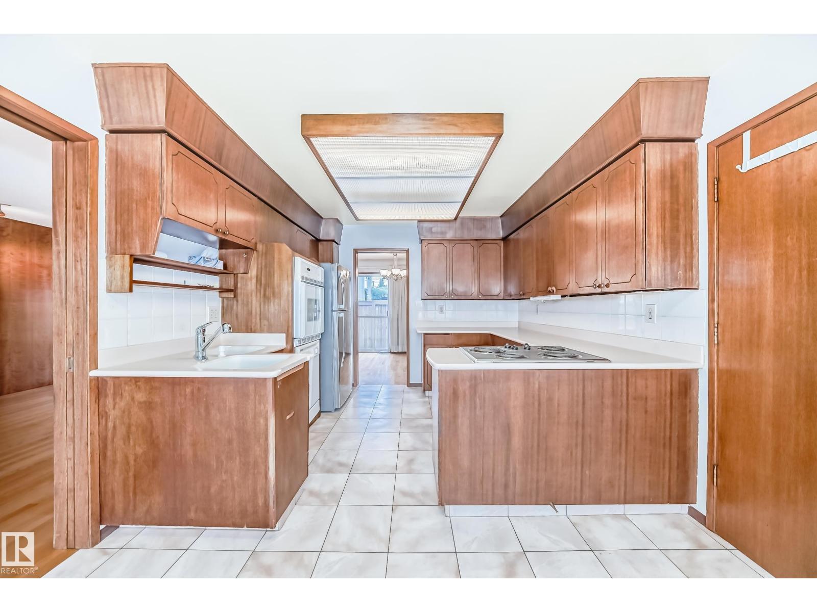 Photo 19 of 13316 129 Av S Nw, Edmonton AB