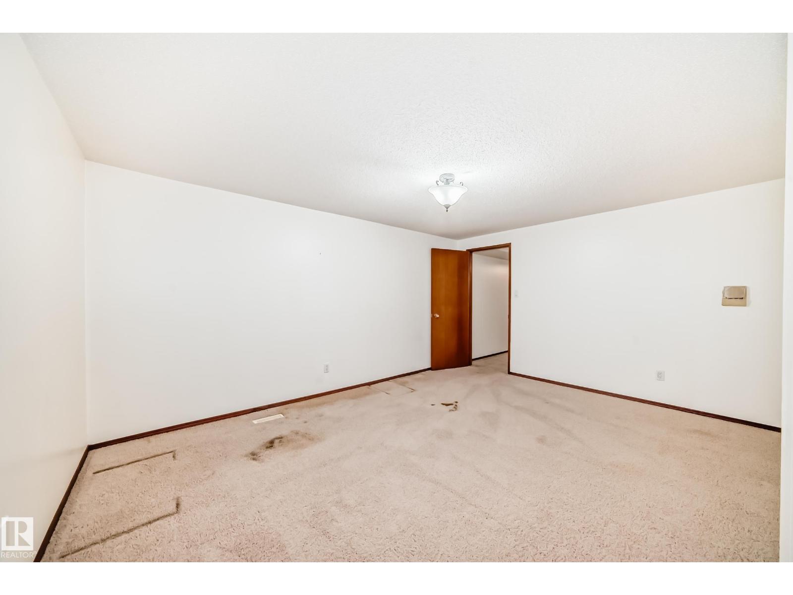 Photo 47 of 13316 129 Av S Nw, Edmonton AB