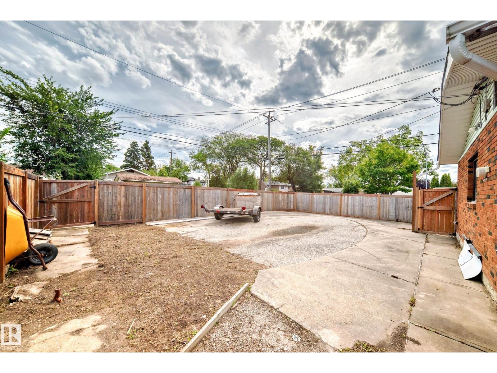Photo 31 of 13316 129 Av S Nw, Edmonton AB