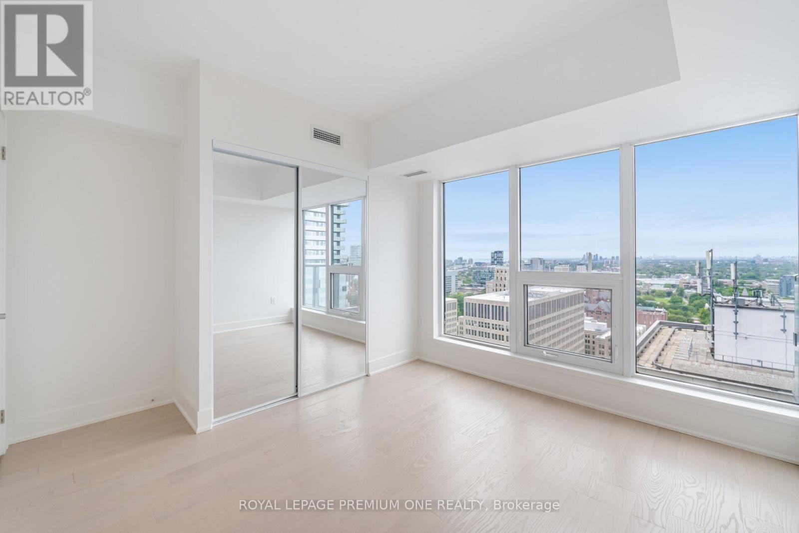 Photo 6 of 2607 955 Bay Street, Toronto ON