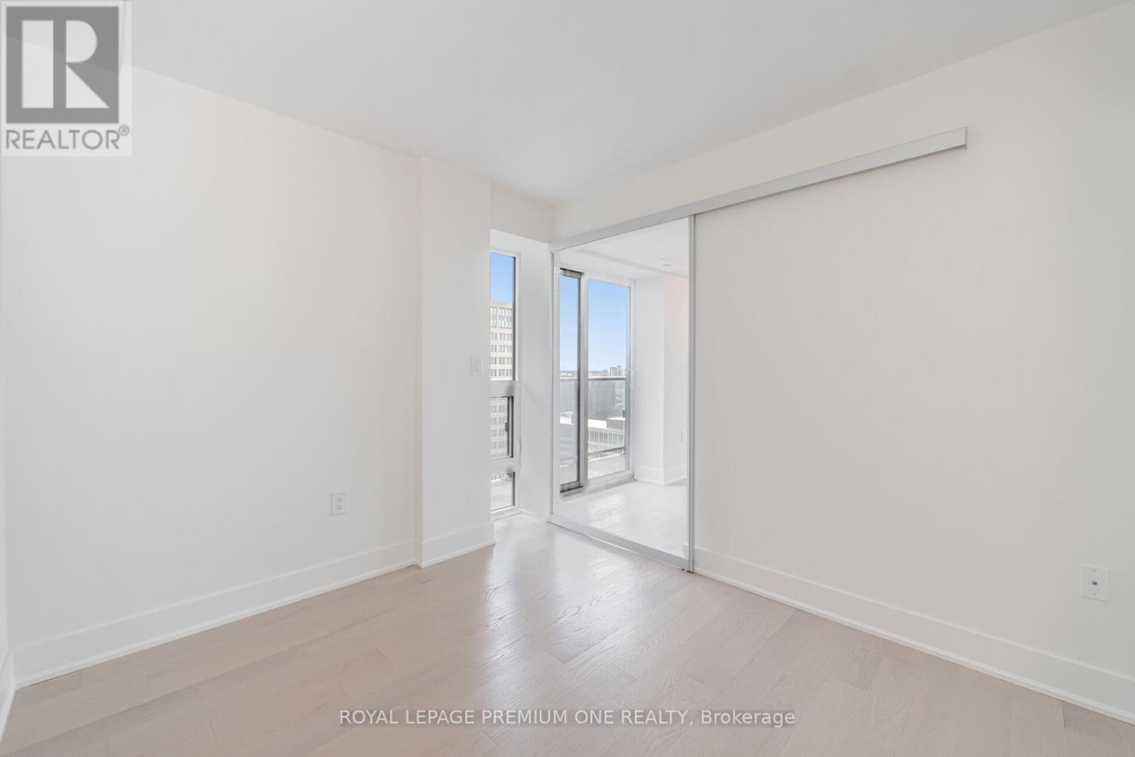 Photo 3 of 2607 955 Bay Street, Toronto ON